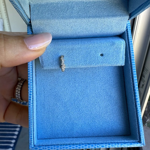 Sydney Evan single small diamond and good huggie hoop - Picture 2 of 7